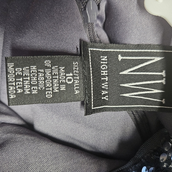 Macy's SLeeveless Sequin Dress in Silver - Picture 7 of 7